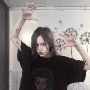 Meet your Posher, Denise